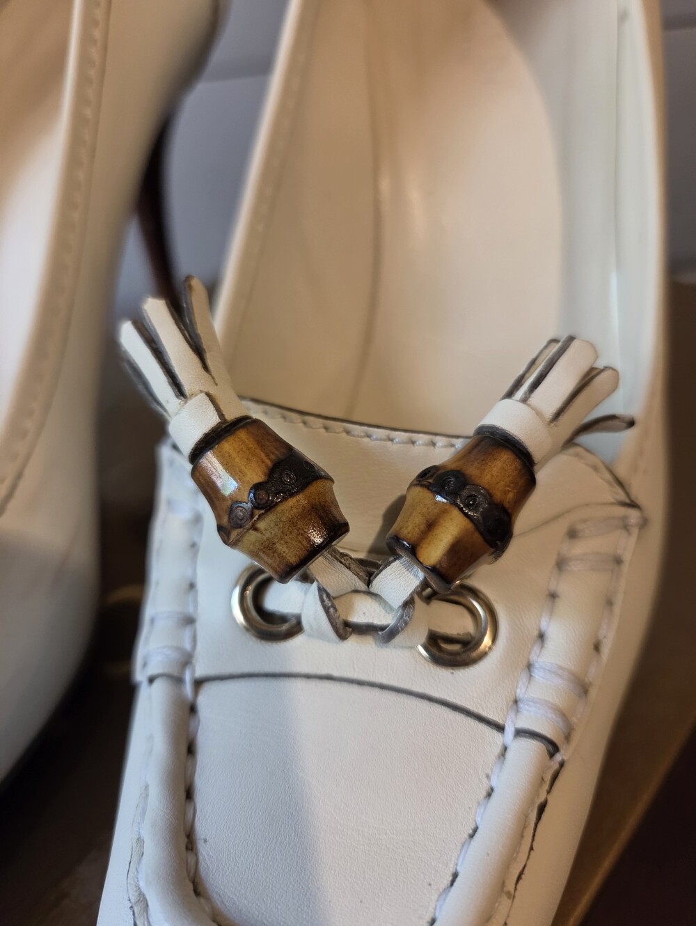 GUCCI Cream Leather Bamboo Tassel Pumps Wooden Heel Shoes Size 8 B Italy - Picture 7 of 15